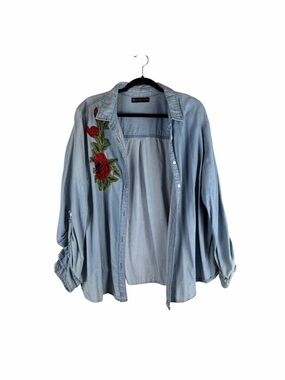 Fashion to Figure Chambray Rose Embroidered Button Down Shirt Size 3X